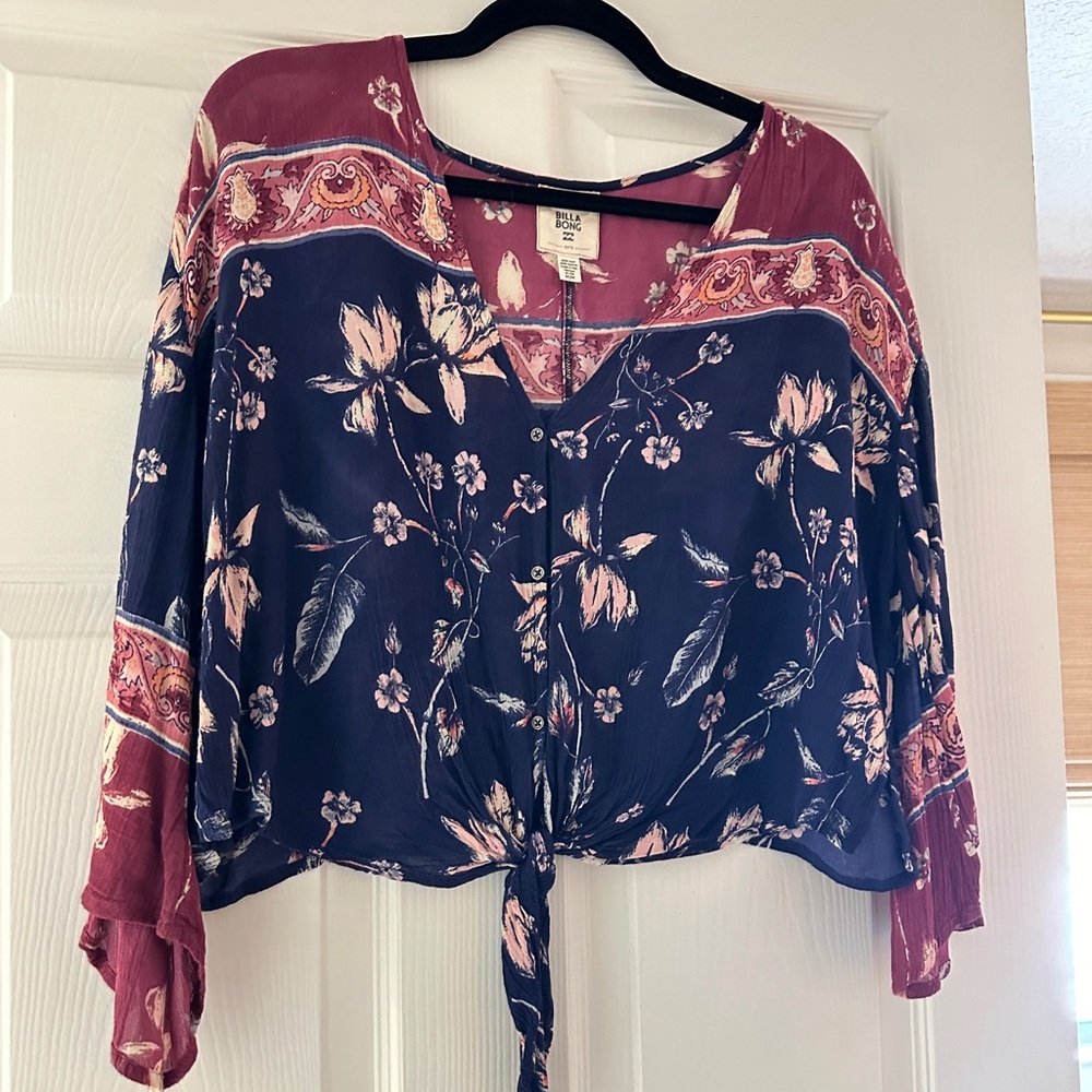 Billabong crop long sleeve blouse